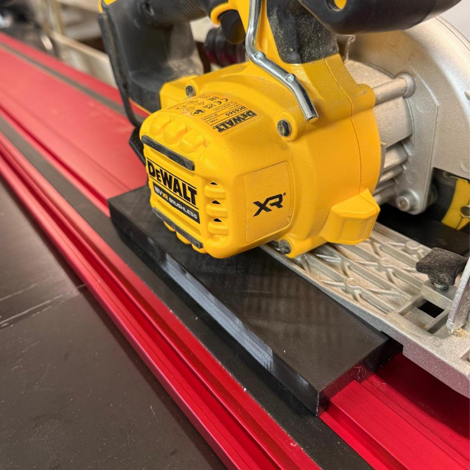 DeWalt Track Saw Adapter for Milwaukee GR1400 Rail | STL + 3MF File