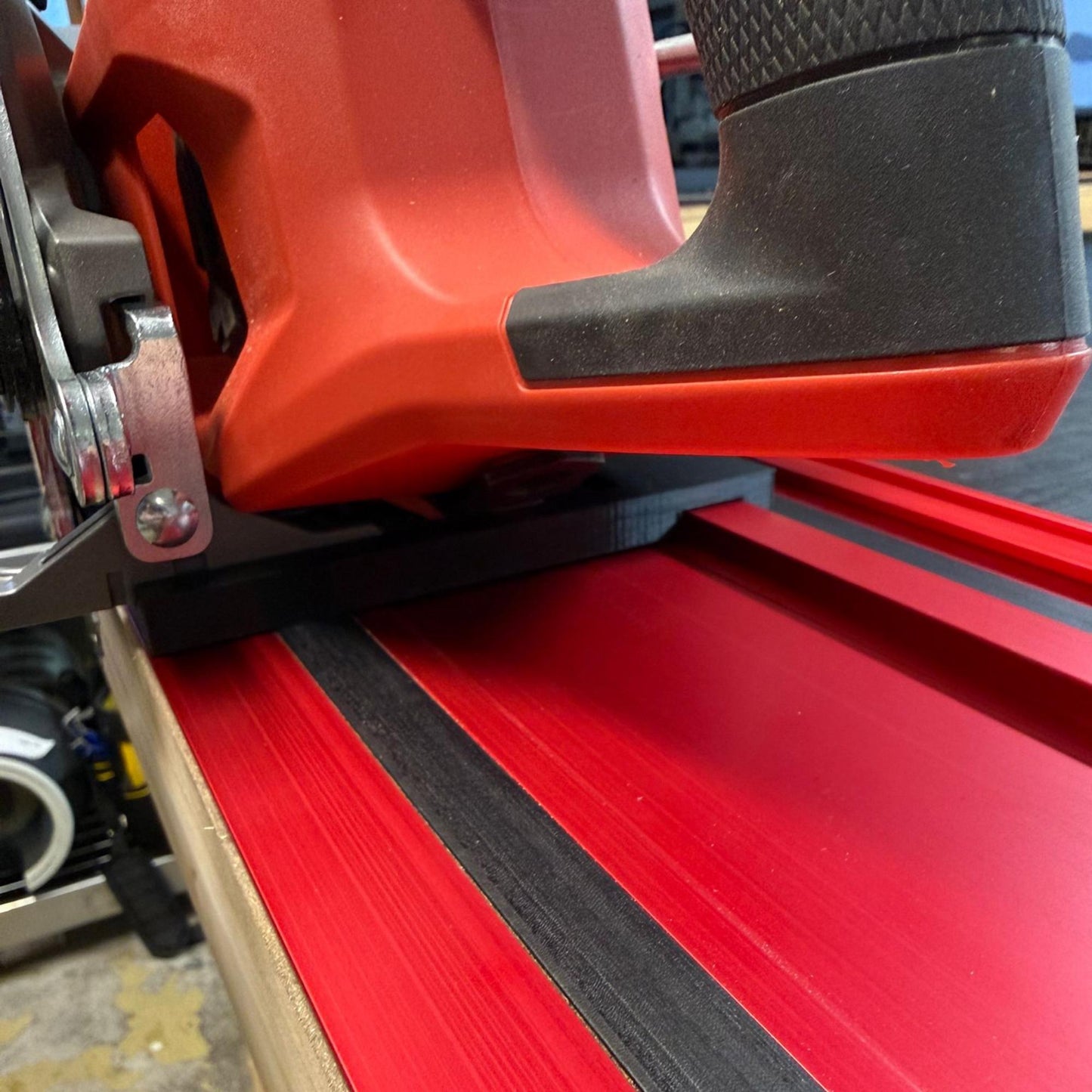 Milwaukee M18 Track Saw Adapter - Digital STL for GR1400 Rail